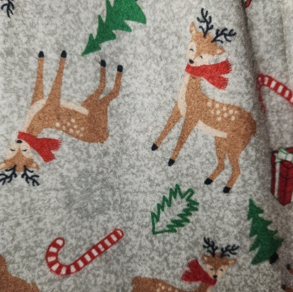 Size 7 boys Xmas onesies - Picture 2 of 3